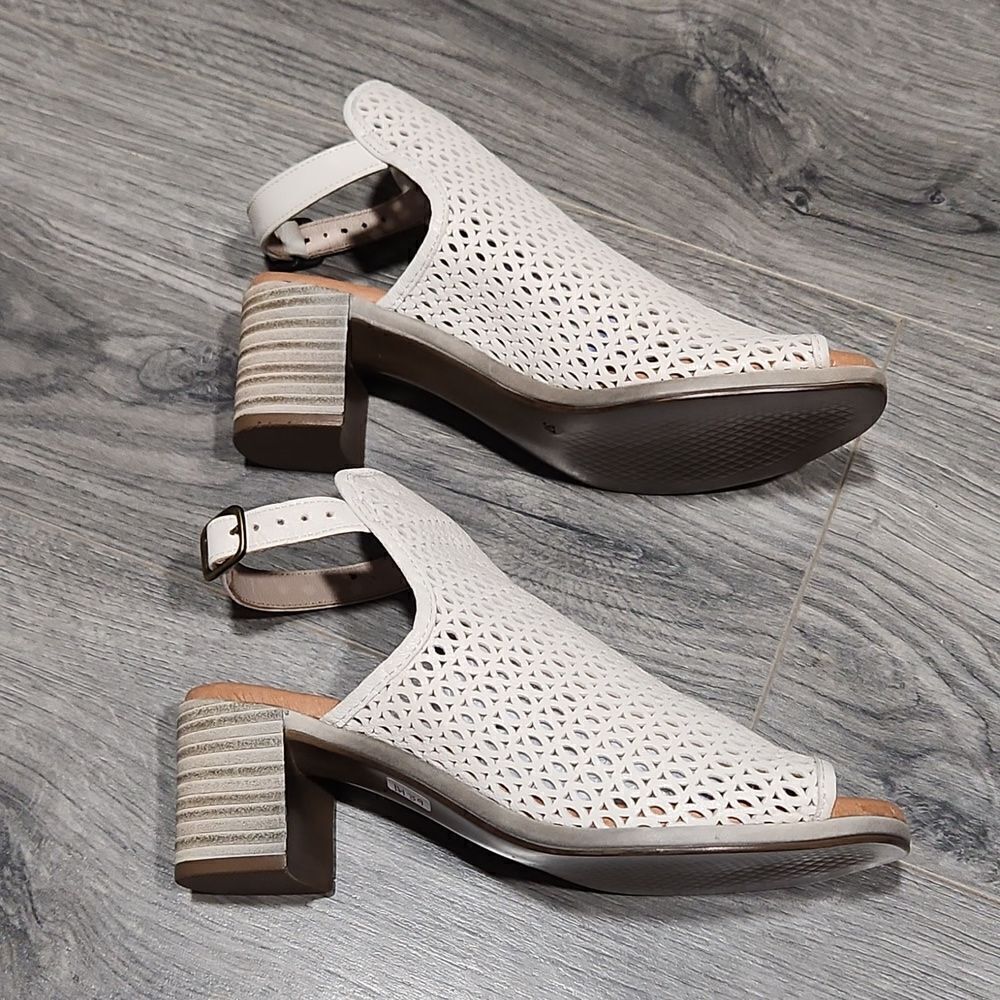 NWT Eric Michael Leather Slotted Heeled Sandal - Picture 3 of 6